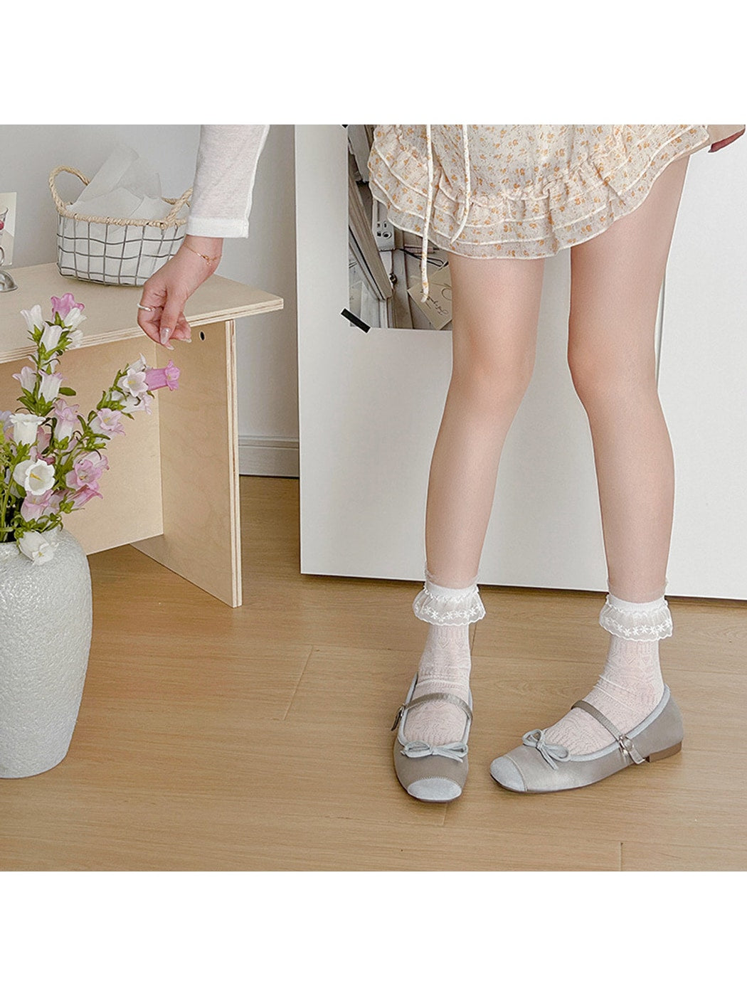 Rufia - Lace Trim Bow Detail Solid Color Crew Socks