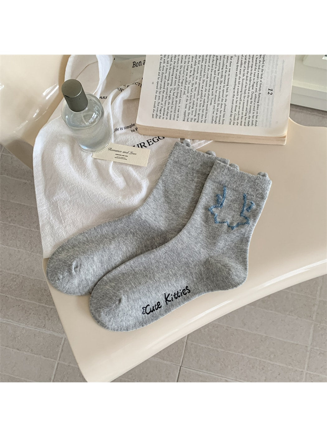 Rufia - Playful Paw Print Crew Socks
