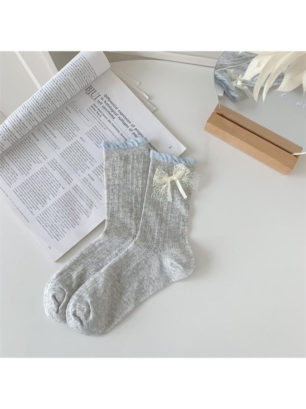 Rufia - Sweet Style Openwork Bow Detail Crew Socks