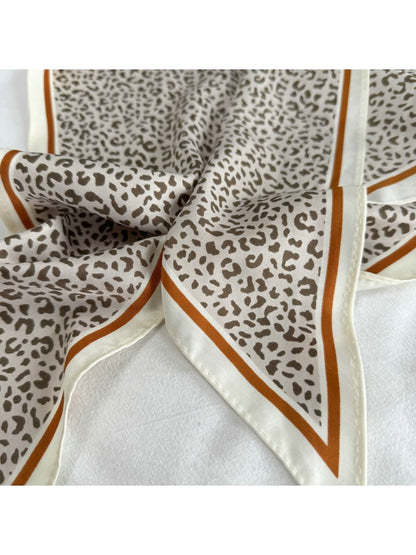 Scarvii - Classic Contrast Border Triangle Bandana