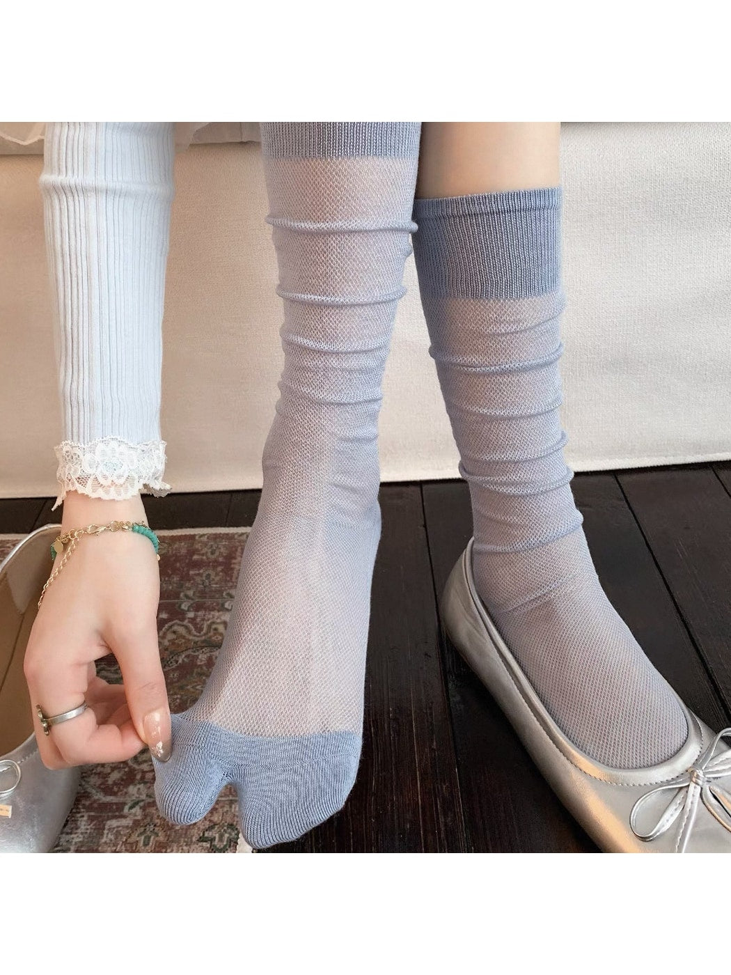 Rufia - Women's Slouch Style Toe Split Mid Calf Socks