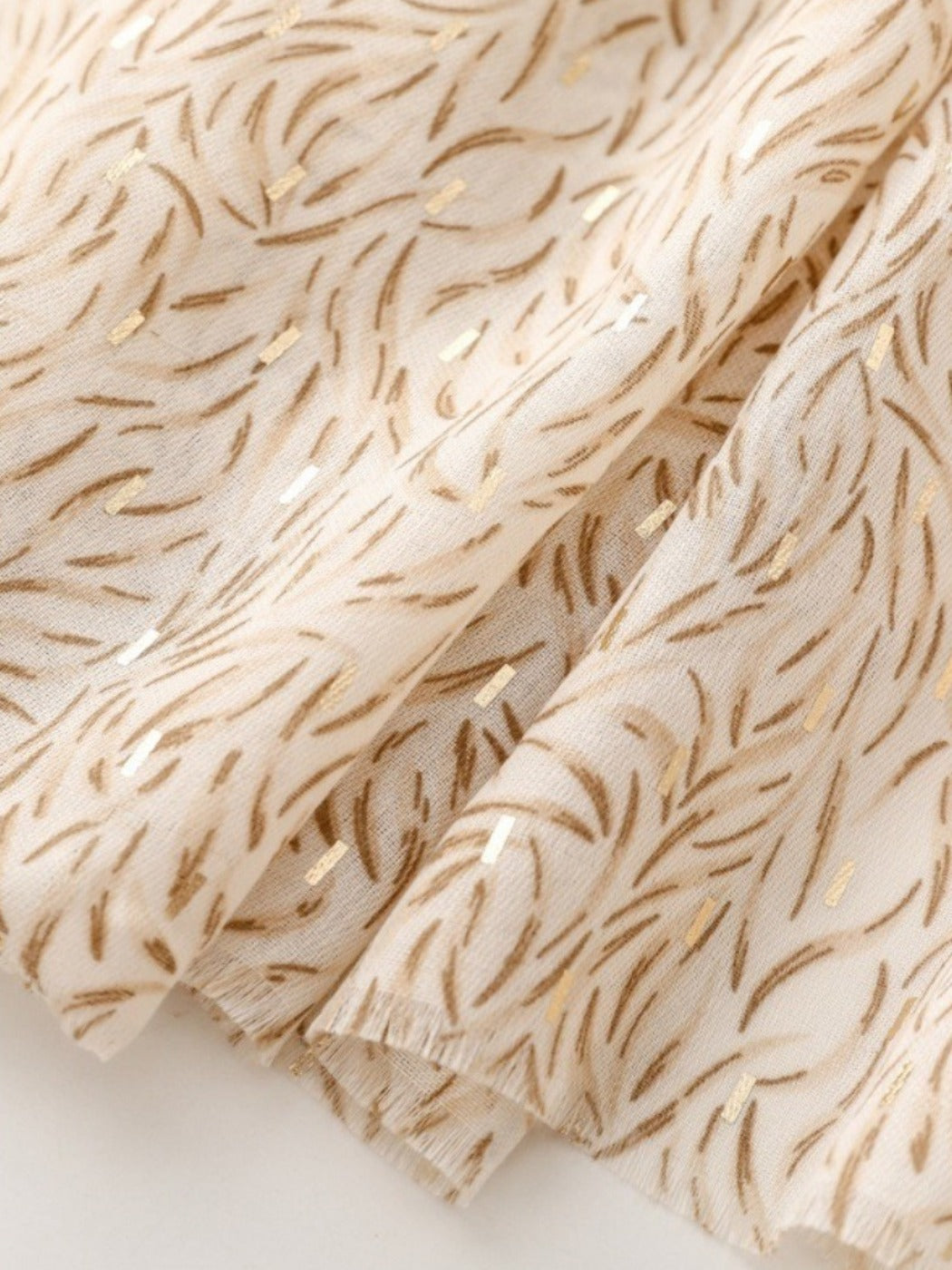 Scarvii - Minimalist Willow Leaf Print Scarf – Elegant & Versatile