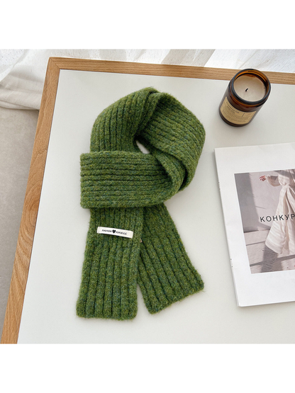 Green fuzzy ribbed scarf with straight finished ends