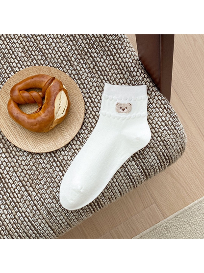 White ankle sock with bear-face applique and raised trim