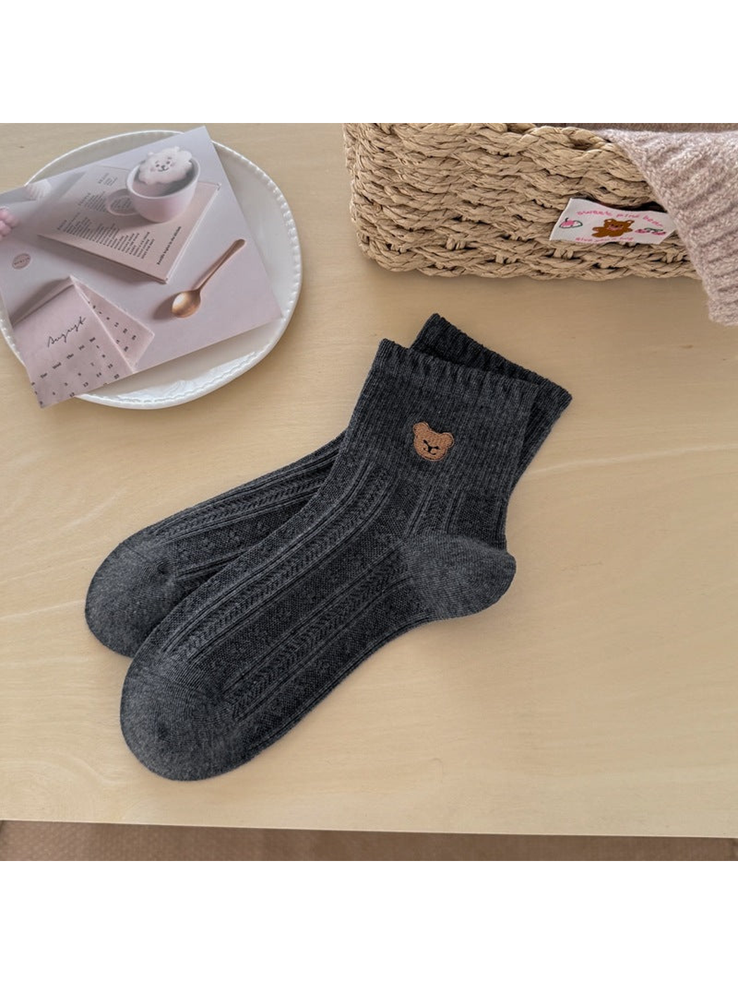 Dark gray bear-motif ankle socks with vertical textured panels