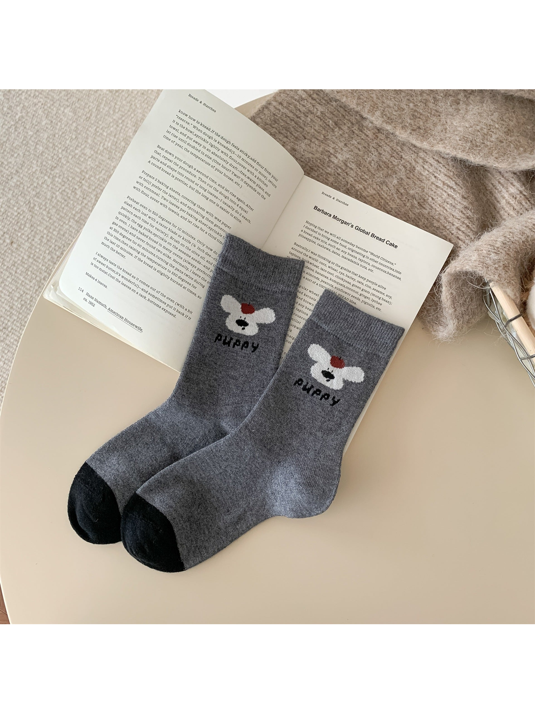 Gray puppy motif crew socks with black contrast toes