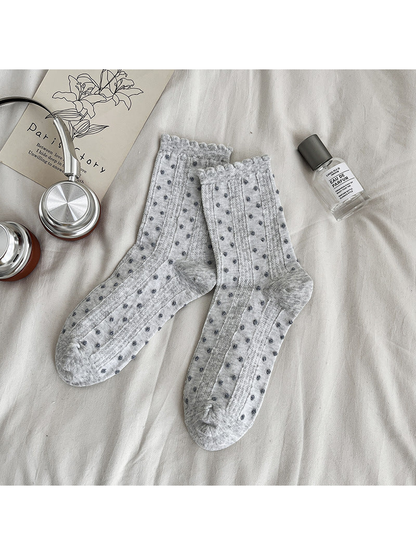 Heather gray dotted crew socks with textured vertical panels