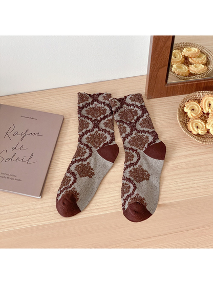 Coffee brown patterned crew socks with contrasting toes and heels