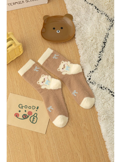 Khaki crew socks with bear and bow motifs