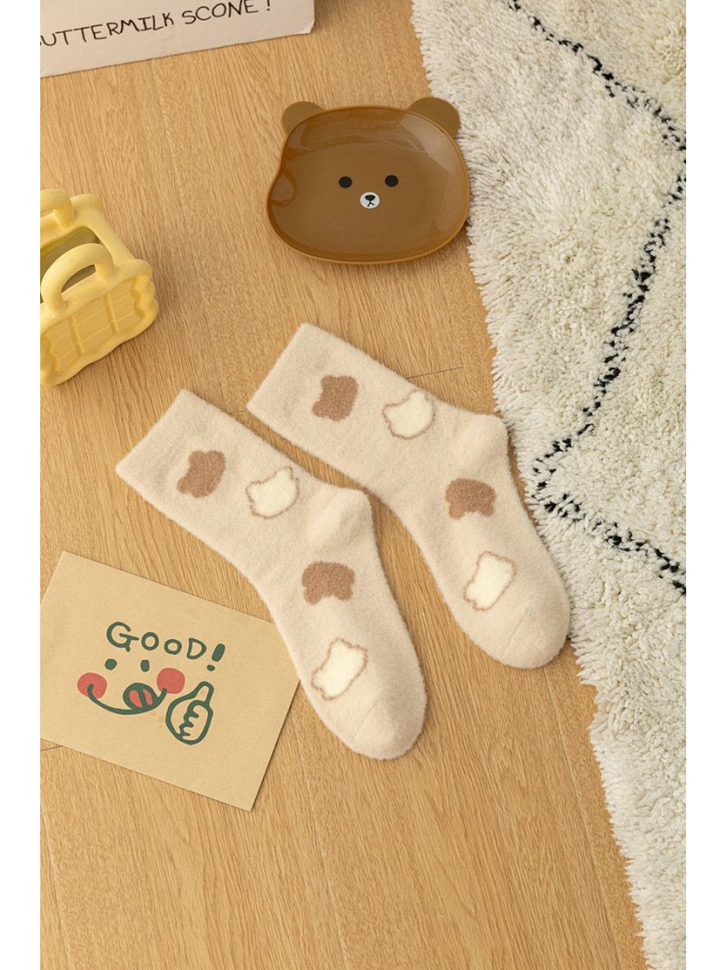 Ivory crew socks with brown and cream bread-shaped motifs
