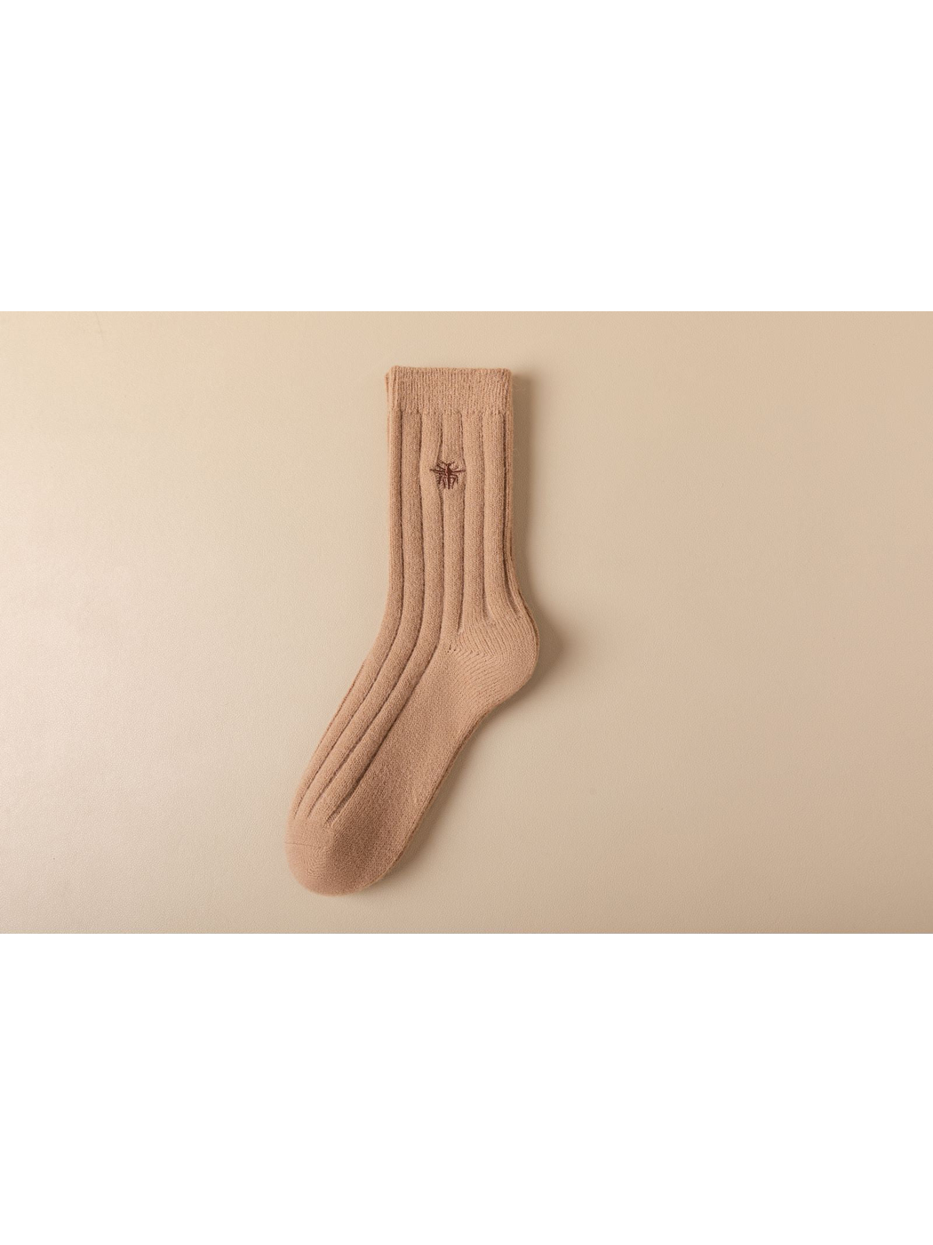 Camel ribbed crew sock with tonal embroidered insect motif