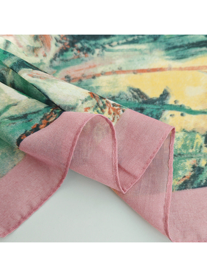 Close-up of the dusty-pink border and narrow stitched edge