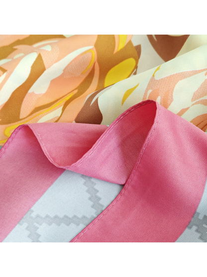 Close-up of the pink border and narrow stitched edge