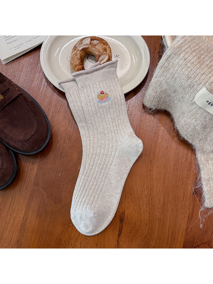Cake crew sock in ivory with colorful embroidery