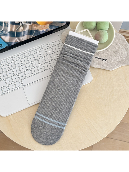 Minimal Stripes gray socks with white and blue accents