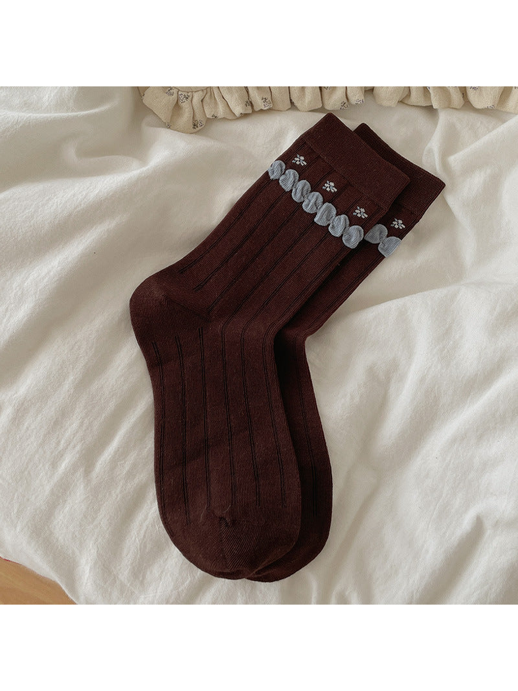 Dark brown Bubble Cuff crew socks with pale blue scalloped trim