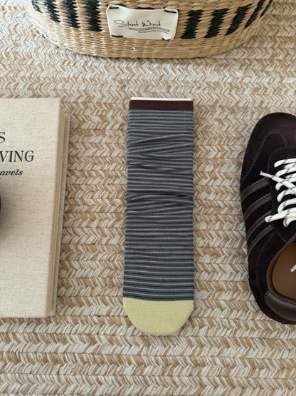 Brown fine-striped crew sock with contrasting cuff and toe