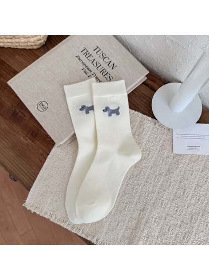 Ivory Plain crew socks with gray dog motifs