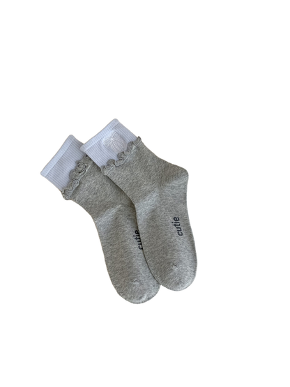 Bow gray crew socks with ruffled edges and light blue embroidered cuffs