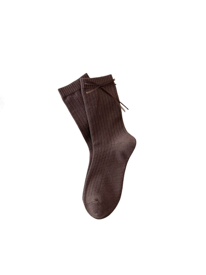 Ribbon style dark brown ribbed crew socks