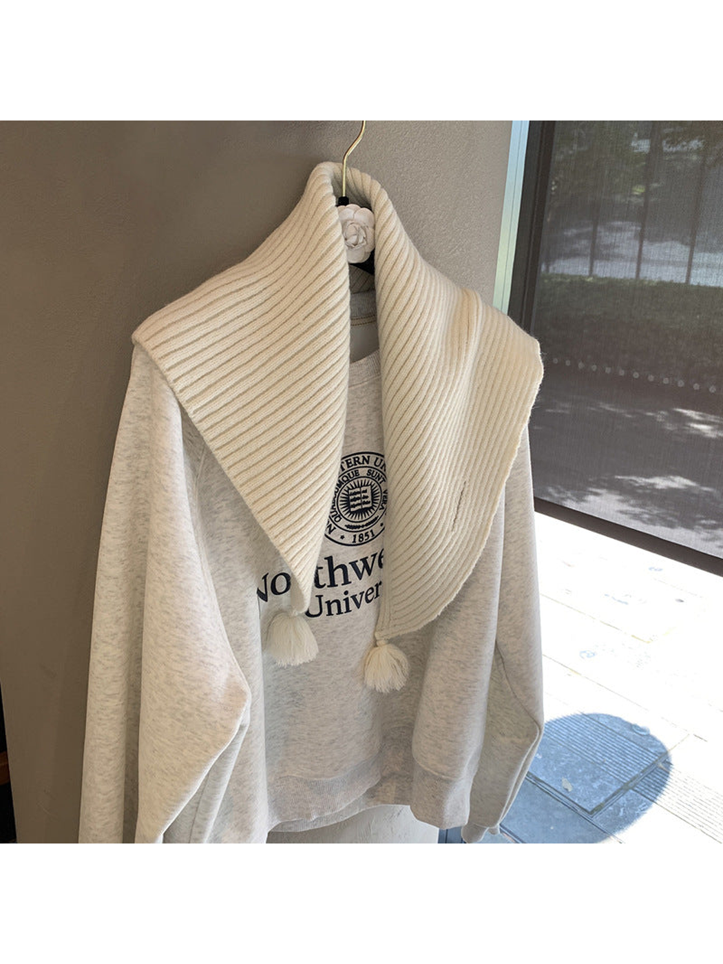 White ribbed triangle scarf with matching tassel ends