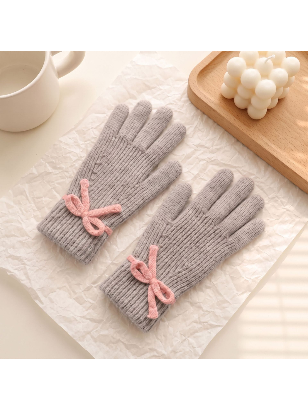 Light Gray ribbed gloves with contrasting bow details