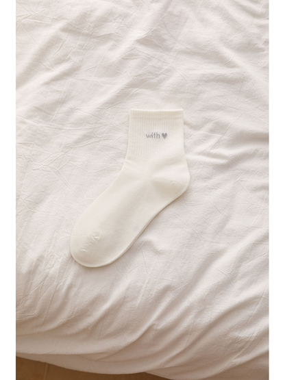 Ivory ankle sock with ribbed cuff and heart lettering