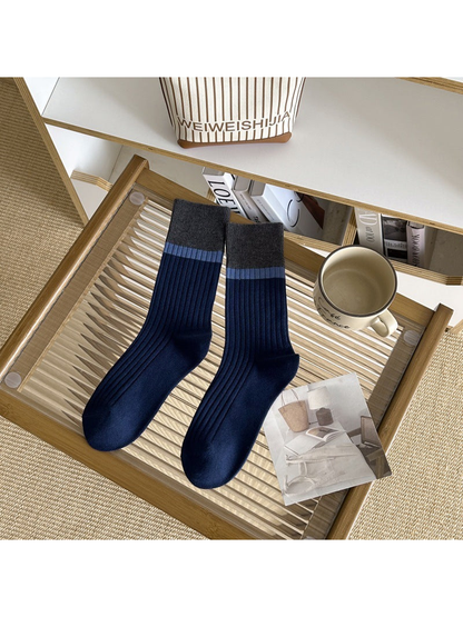 Navy ribbed crew socks with a contrasting cuff stripe