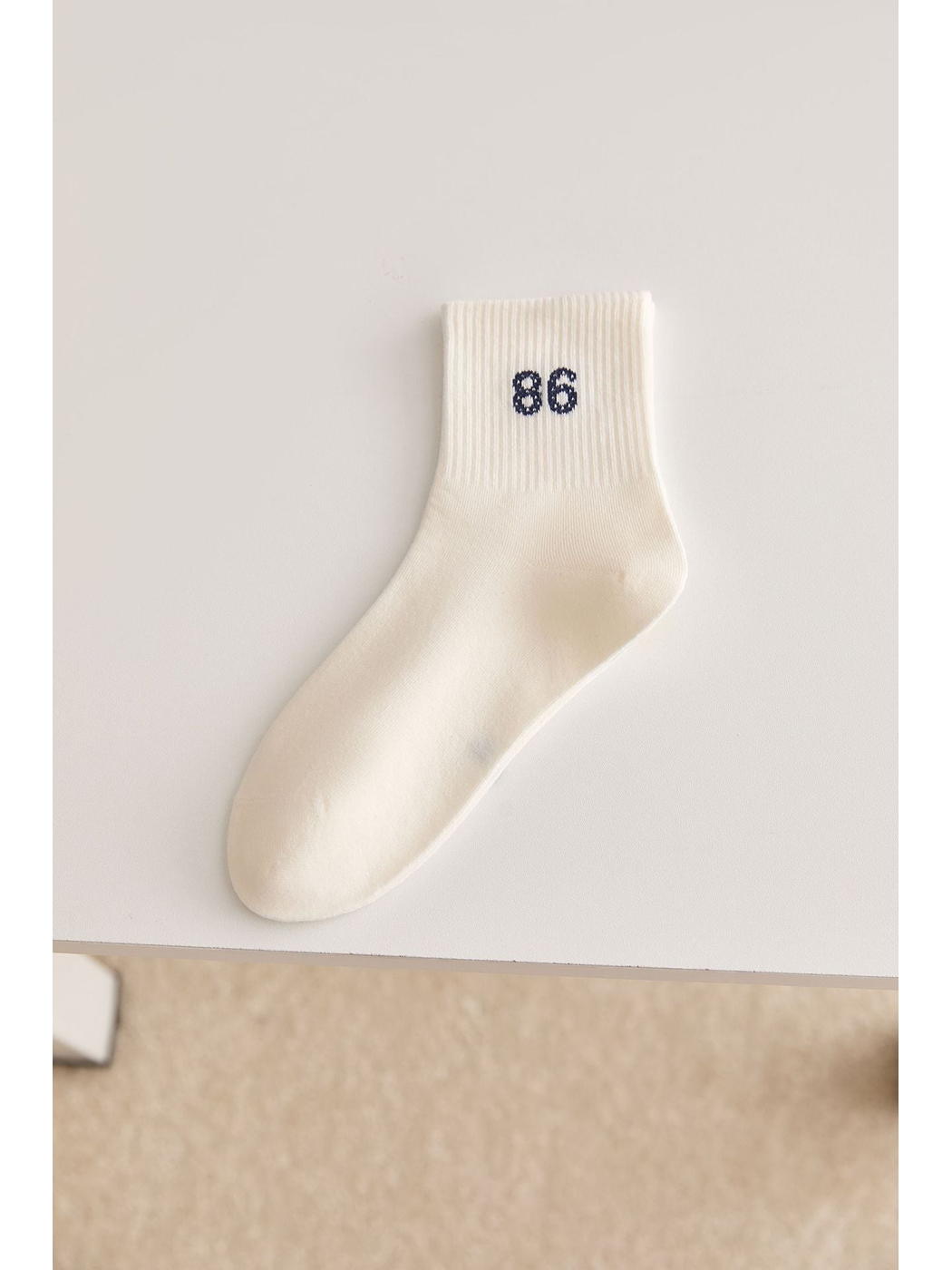 Ivory 86 crew sock, side view