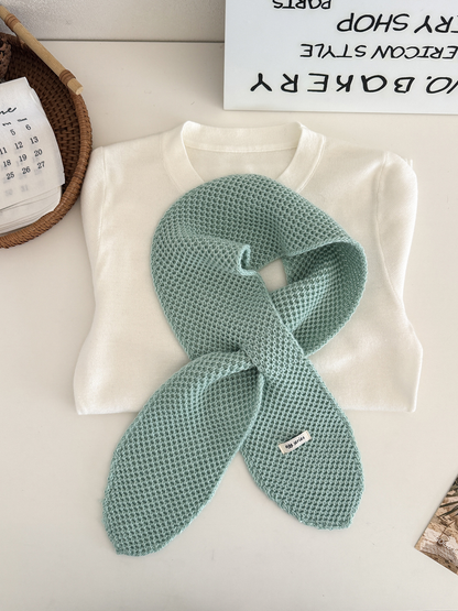 Mint textured pull-through scarf with rounded ends