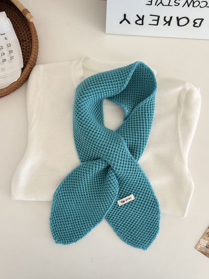 Turquoise textured pull-through scarf with rounded ends