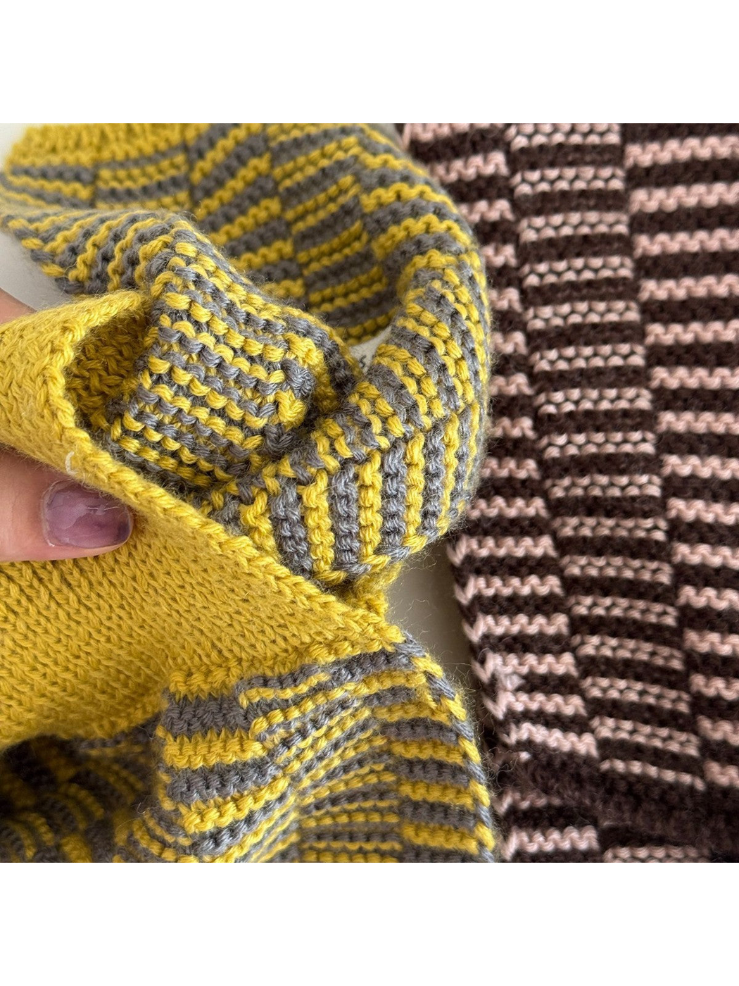 Close-up of the textured geometric pattern and solid pull-through band