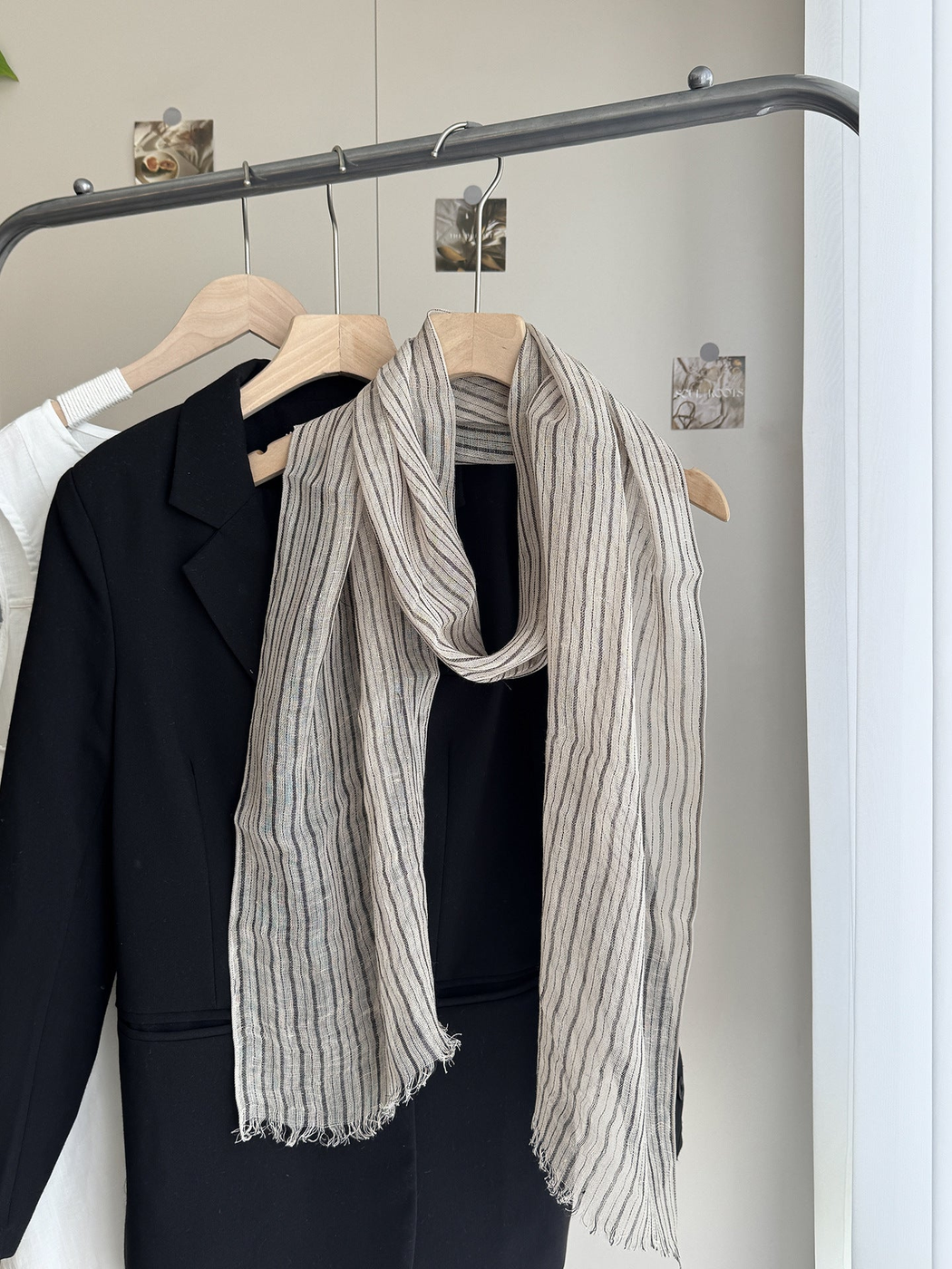 Dense Stripe scarf with beige fabric and dark vertical lines