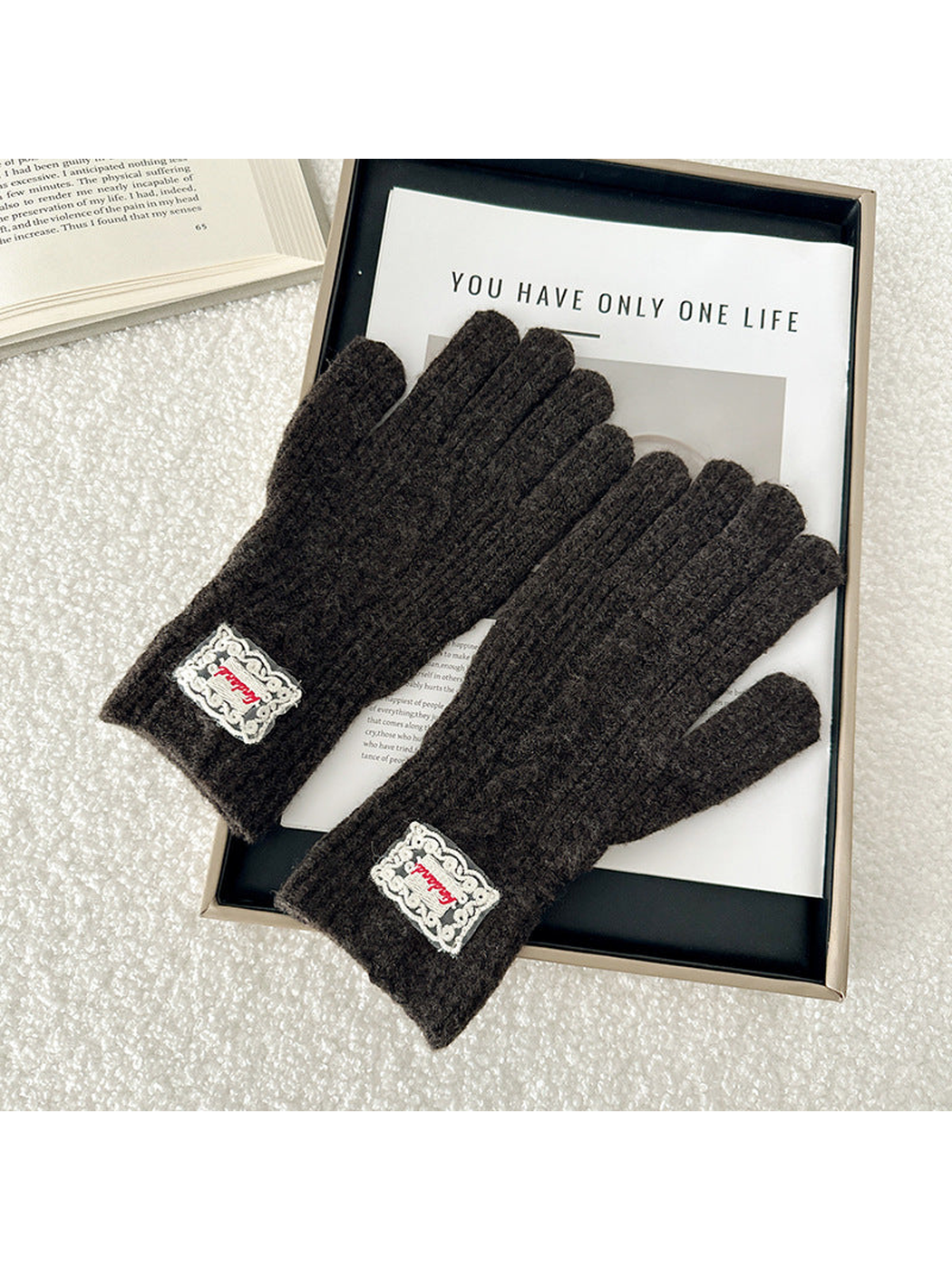 Dark Brown cable-knit gloves with ribbed cuffs