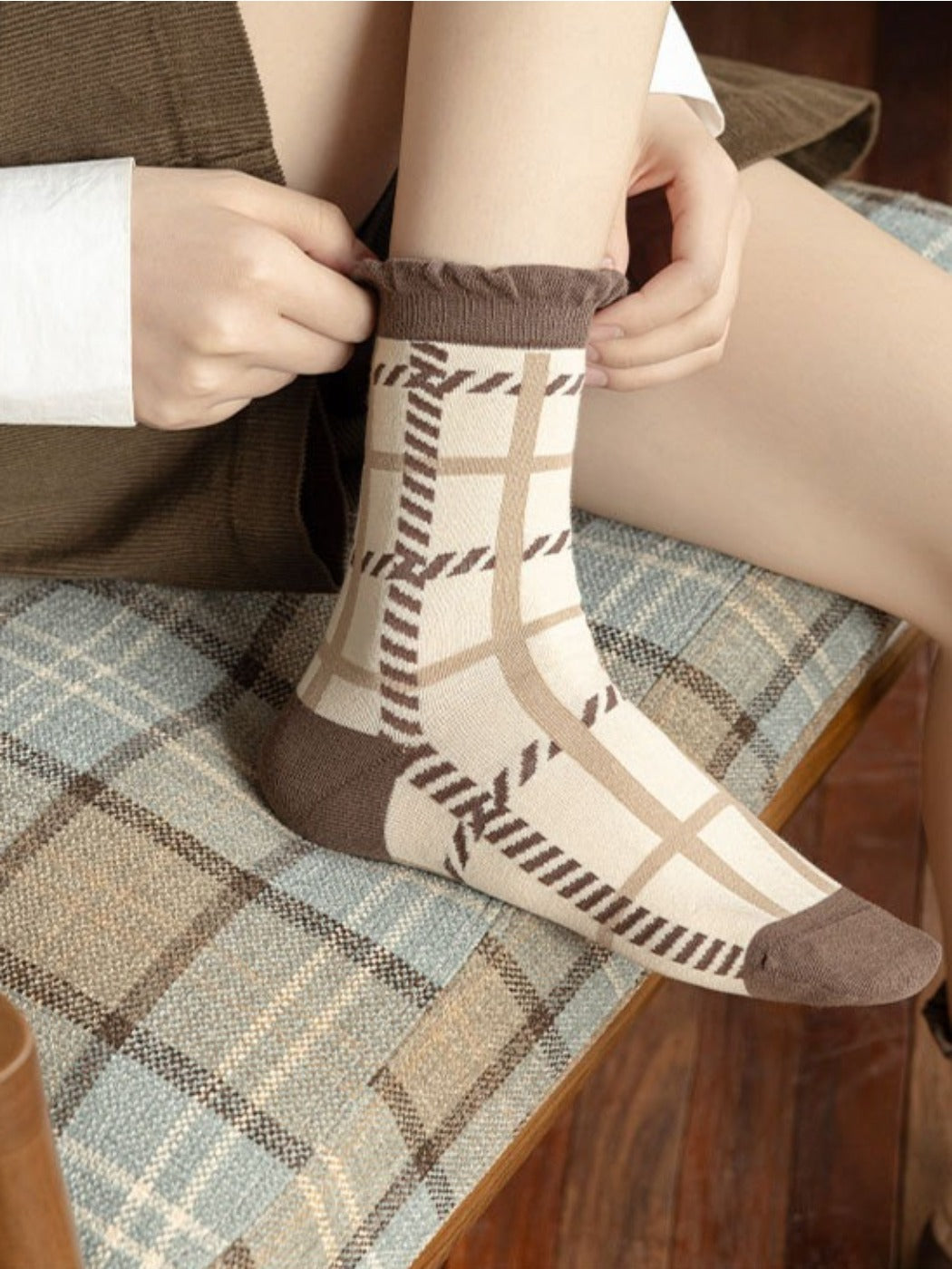 Rufia - Cartoon Bear Plaid Mid-Calf Socks