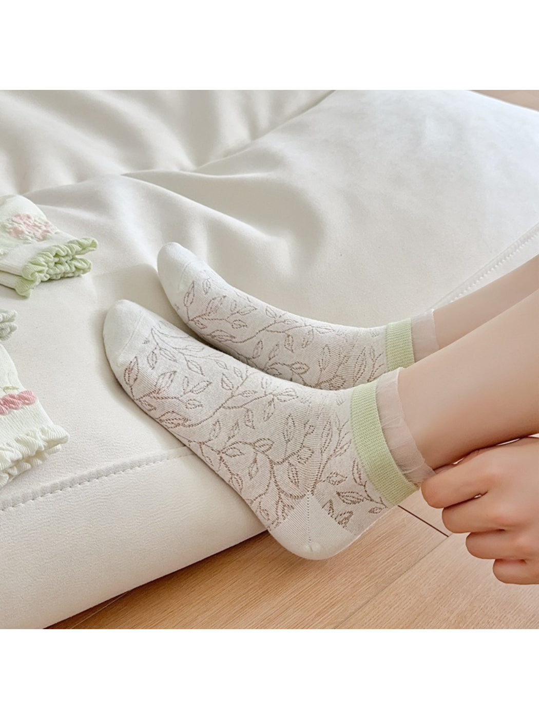 Rufia - Soft Floral Lace Ankle Socks product image 4
