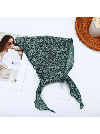 Scarvii - Print Scalloped Edge Triangle Bandana