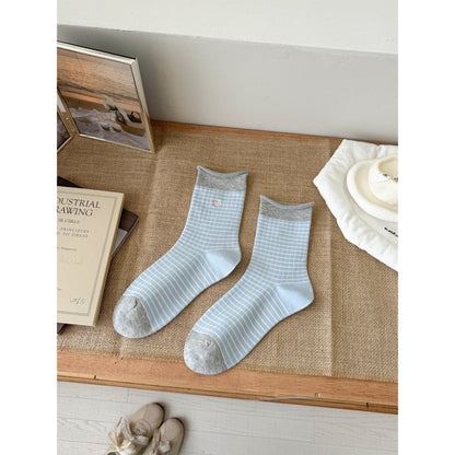 Close-up of sock fabric texture and heart pattern on Rufia Everyday Stripe Heart Socks