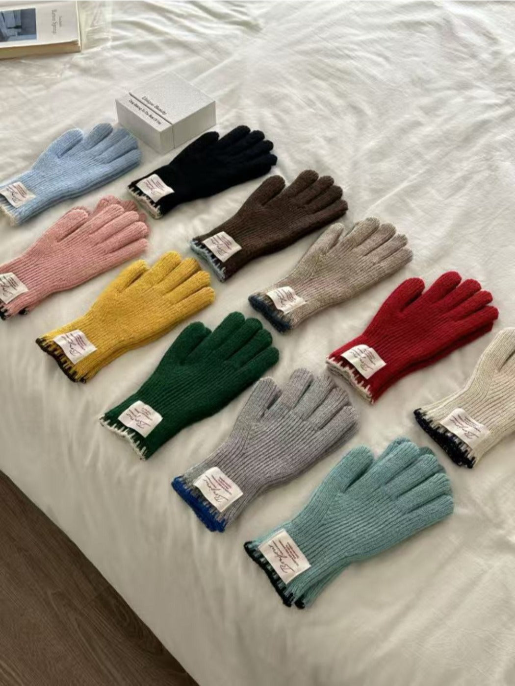 Gloving - Full-Cover Knitted Gloves - Touchscreen Compatible