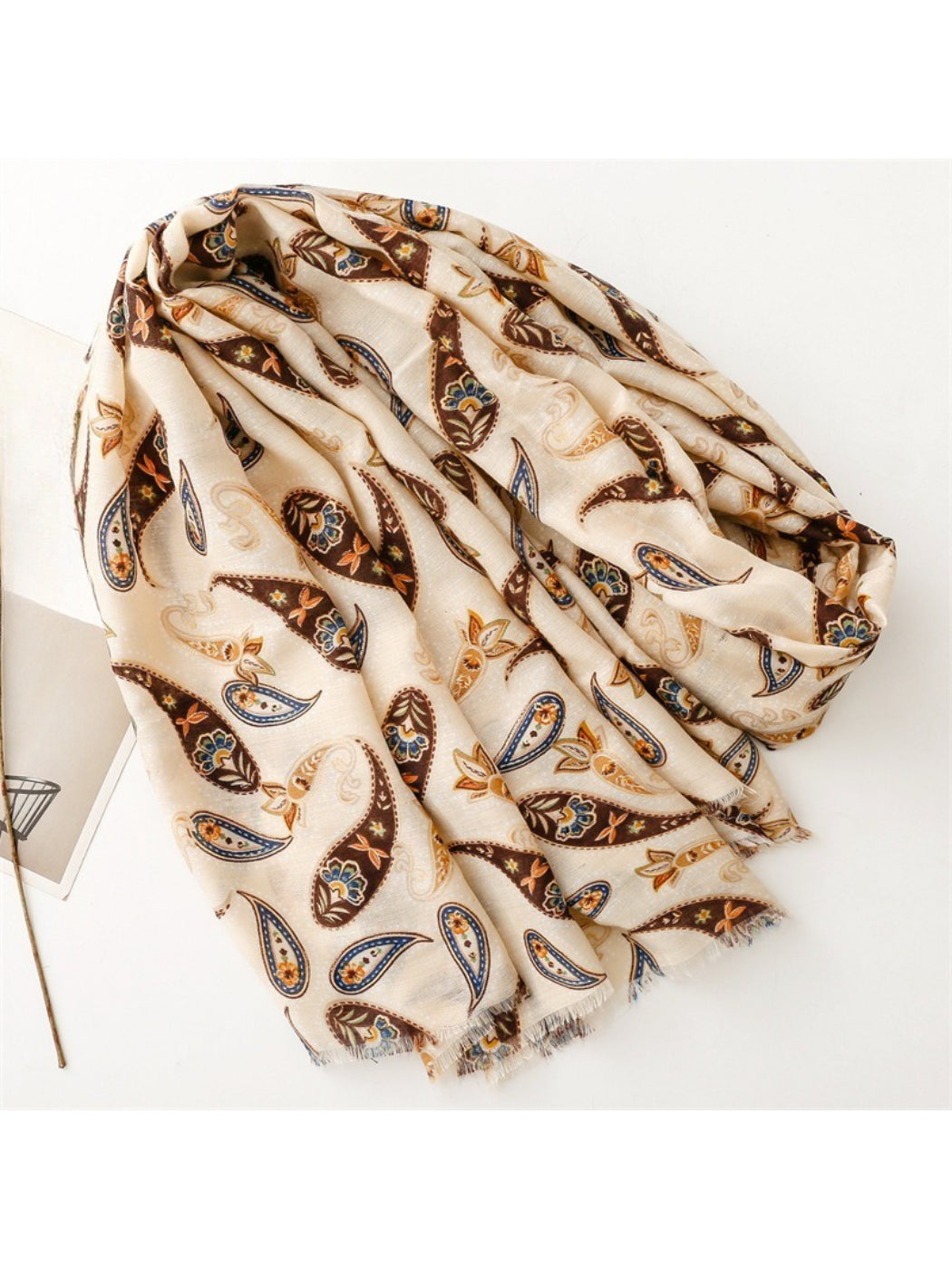 Scarvii - Vintage Paisley Pattern Scarf