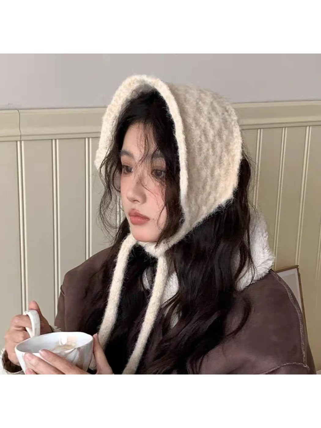 Scarvii – Fuzzy Cozy Bonnet Hat