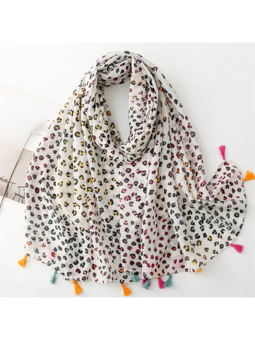 Scarvii - Lightweight Leopard Print Spring Scarf