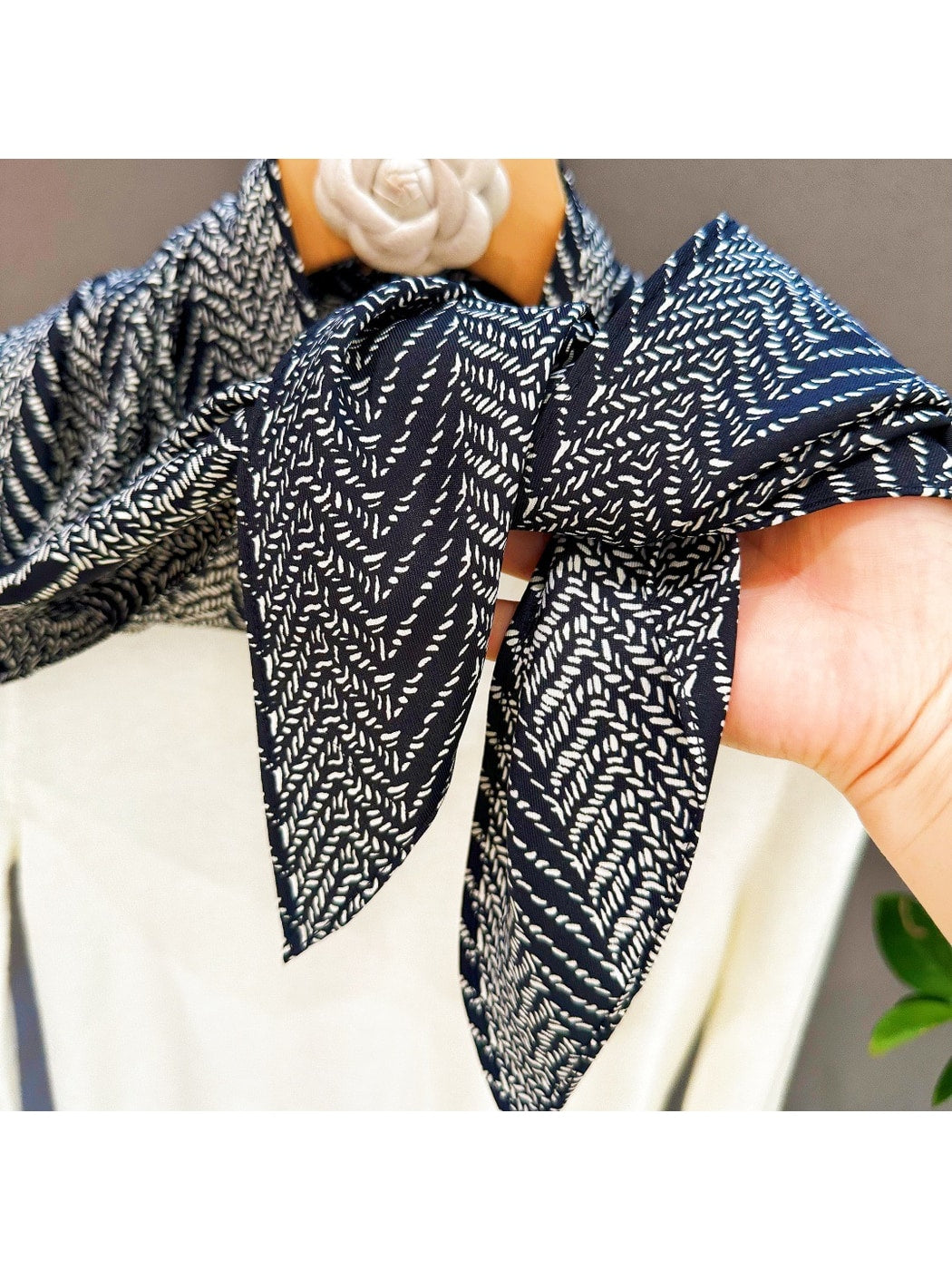 Scarvii - Classic Chevron Fashion Triangle Bandana