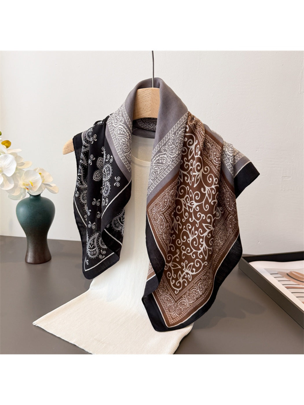 Scarvii - Square Scarf with Paisley Print