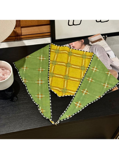 Scarvii - Vintage Plaid Geometric Triangle Bandana