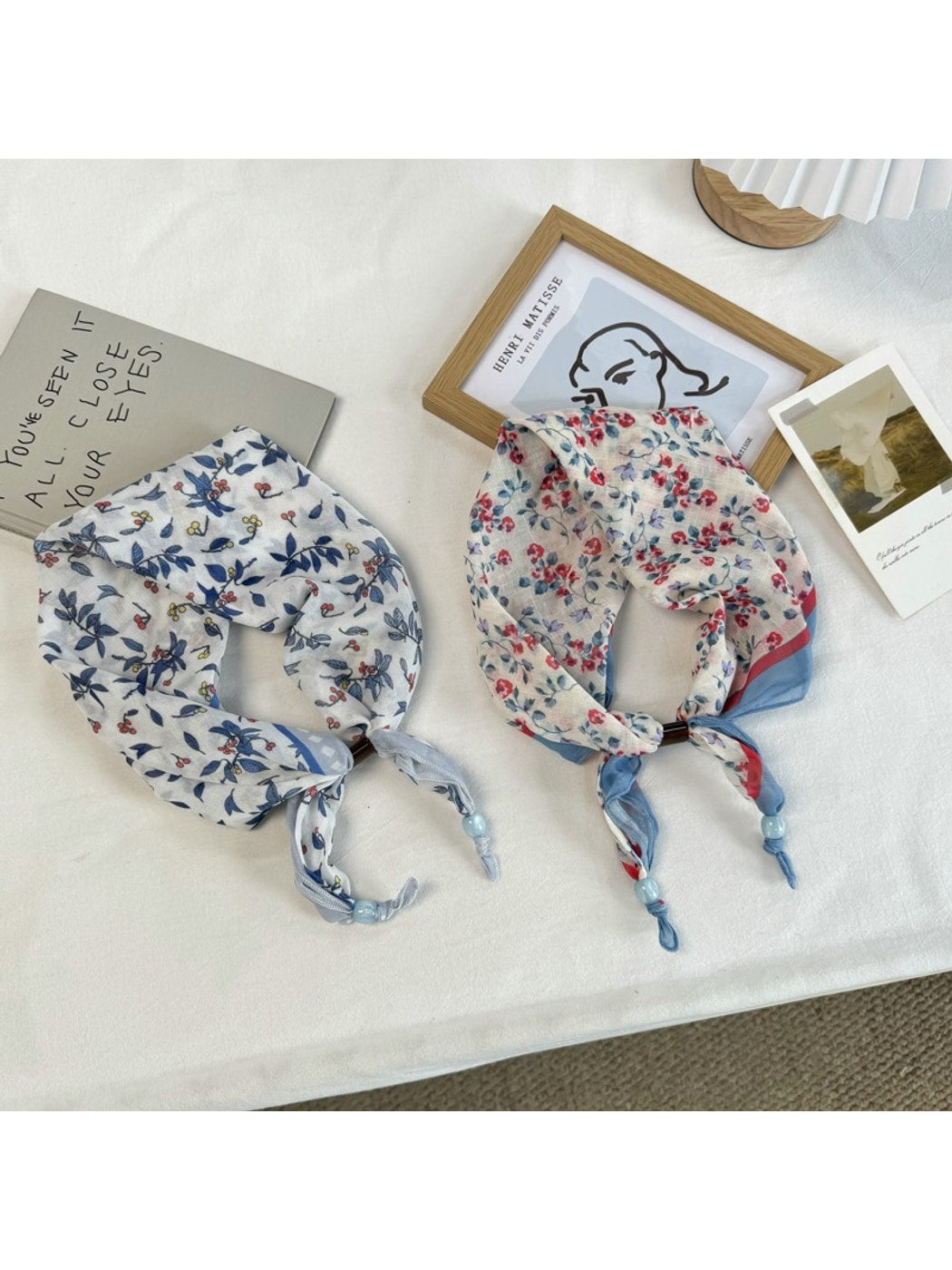 Scarvii - Floral Print Triangle Scarf