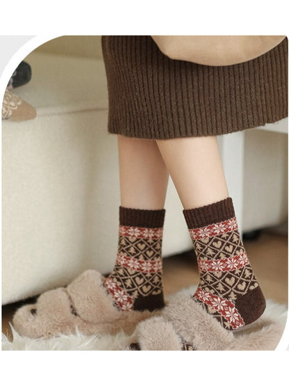 Rufia - Nordic Heart Pattern Crew Socks