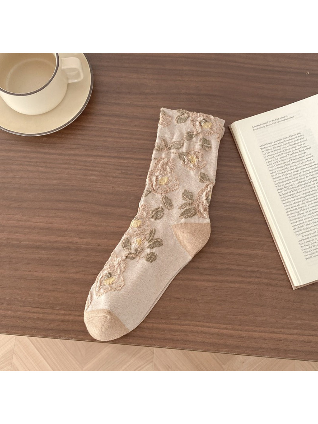 Rufia - Vintage Bloom Embroidered Crew Socks
