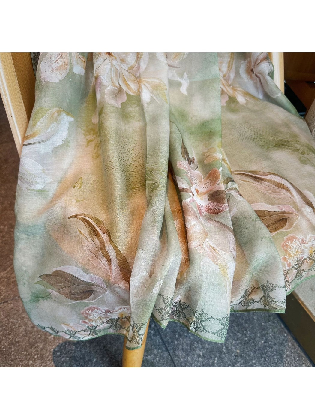 Scarvii - Fresh Green Floral Print Square Scarf