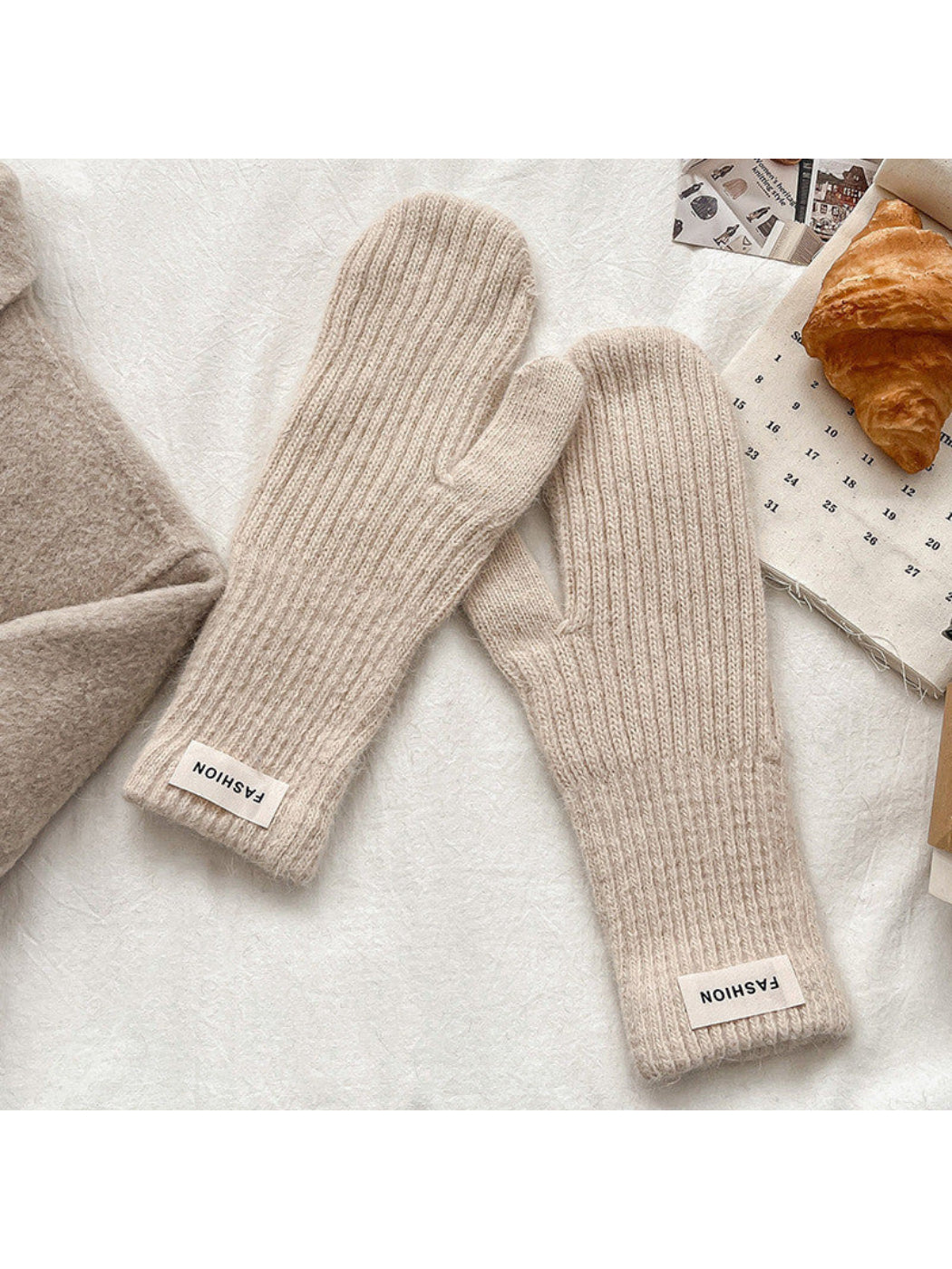 Gloving - Solid Ribbed Knit Mittens